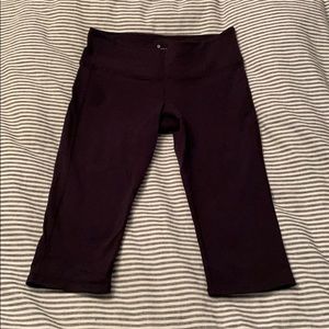 Women’s Athleta Chaturanga Cropped leggings